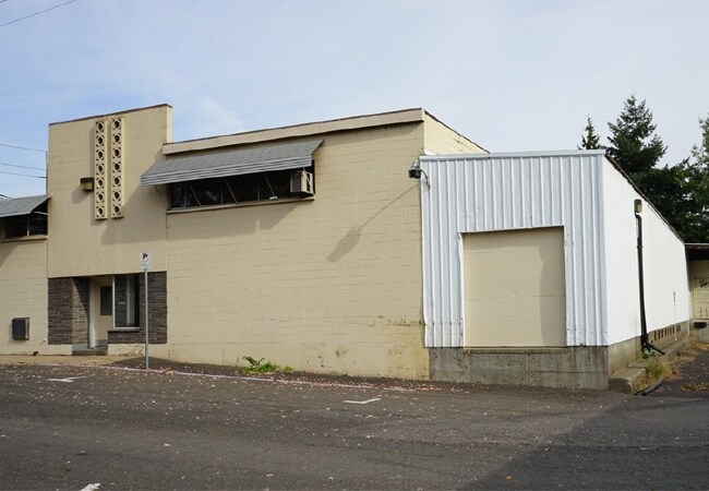 More Photos Of 215 13th St, Oregon City Food Processing For Lease
