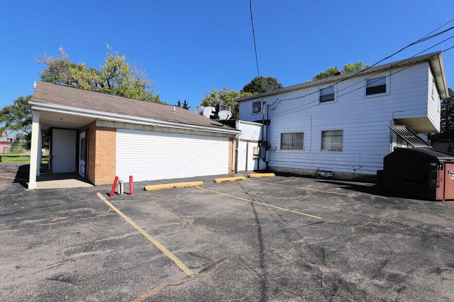 More Photos Of 8372 N Saginaw Rd, Mount Morris Restaurant For Sale