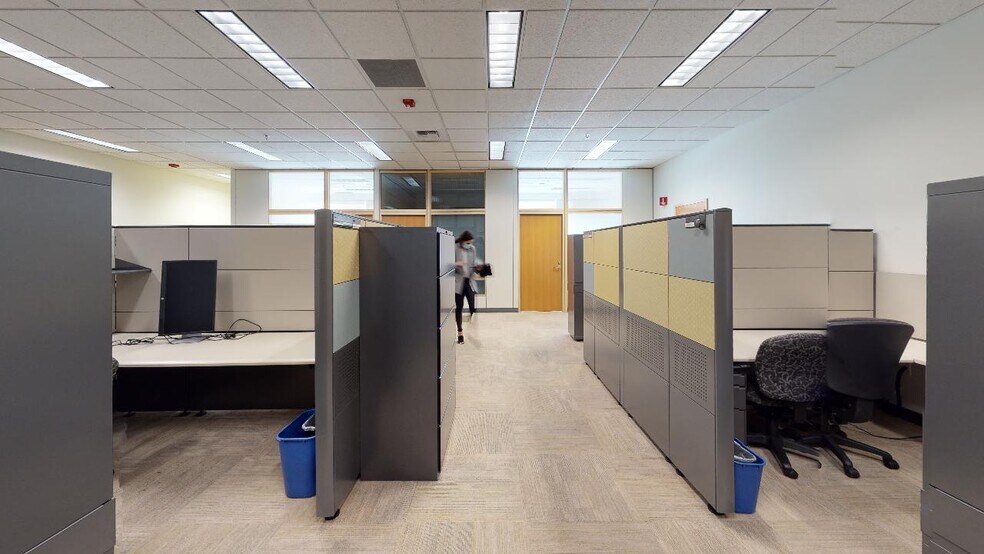 More Photos Of 22011 30th Dr SE, Bothell Unknown For Lease