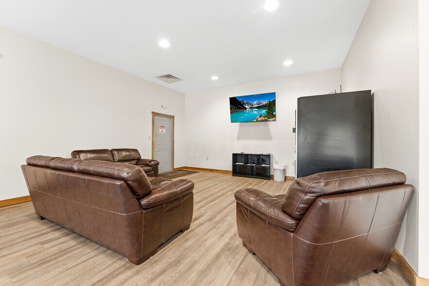 More Photos Of 600 Pittsburgh Rd, Uniontown Auto Dealership For Sale