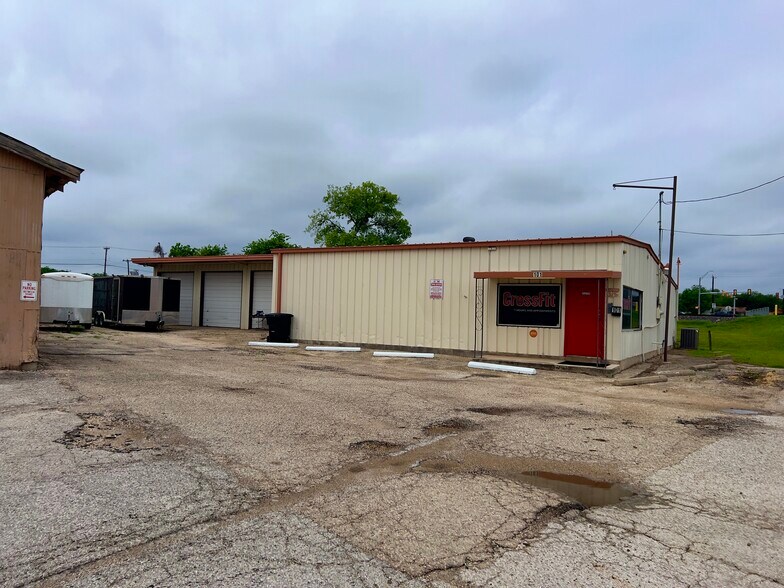 More Photos Of 103-109 Gibbs Sprawl Rd, Converse General Retail For Sale