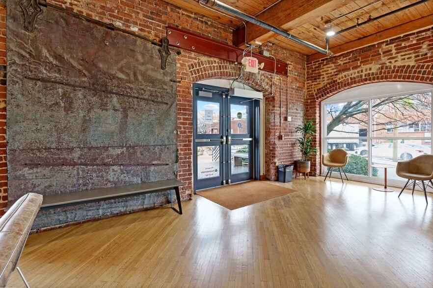 More Photos Of 590 Means St NW, Atlanta Unknown For Lease