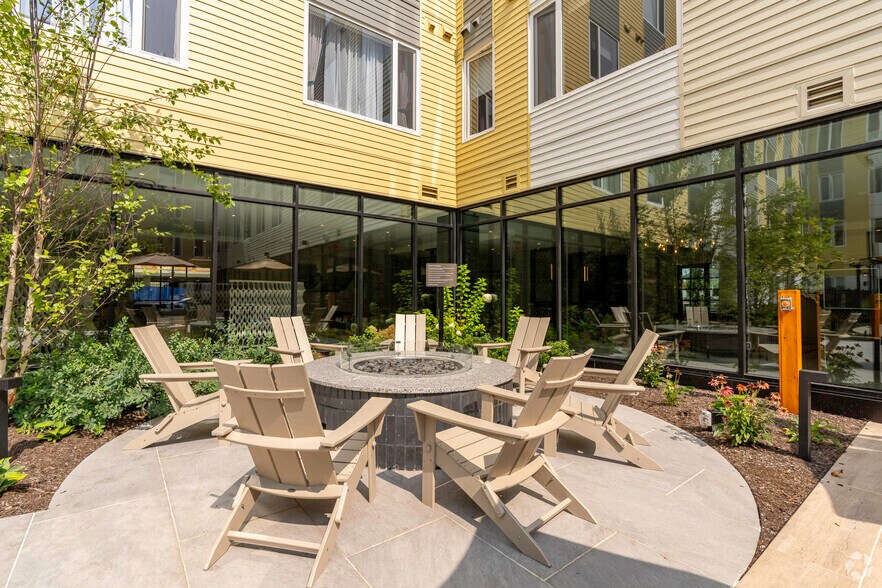 More Photos Of 85 Boston St, Everett Apartments For Lease