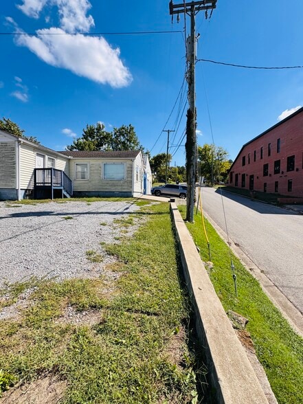 More Photos Of 6119 Charlotte Ave, Nashville Storefront Retail Office For Sale