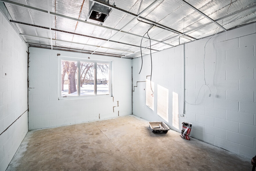 More Photos Of 445 Holton St, Sparta Warehouse For Lease