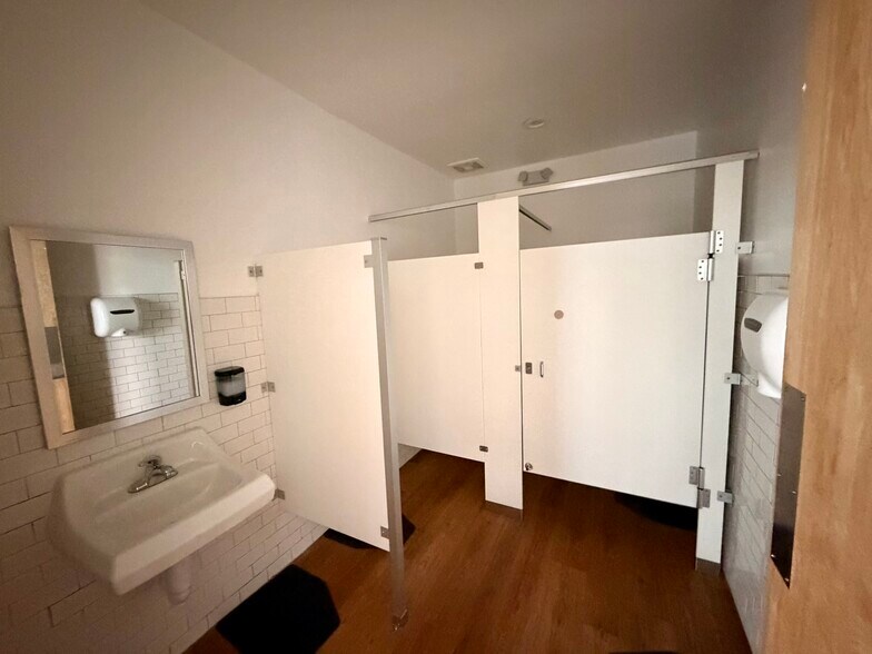 More Photos Of E Bay Dr, Clearwater Unknown For Lease