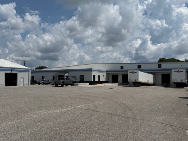 More Photos Of 3890 A Pasco St, Pensacola Unknown For Lease