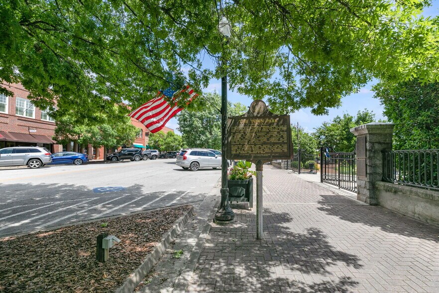 More Photos Of 207 W Jefferson St, Madison Coworking Space