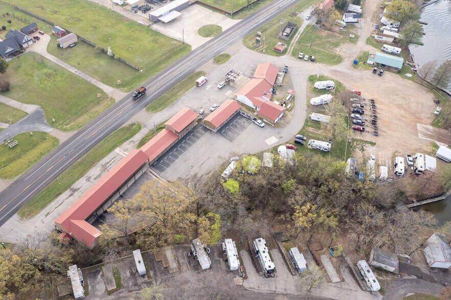 More Photos Of 3035 TX-154, Quitman Marina For Sale