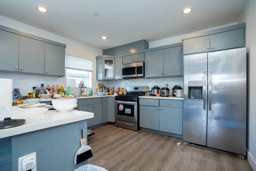 More Photos Of 1344 W 37th Pl, Los Angeles Apartments For Sale