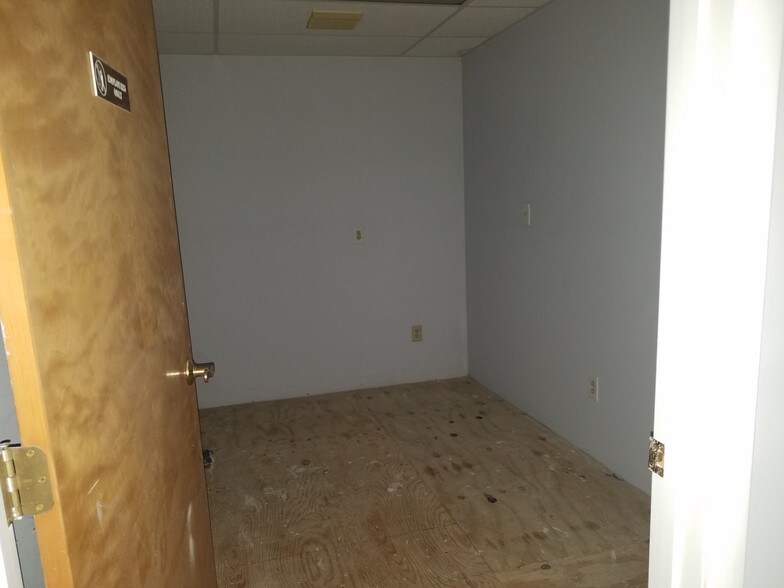 More Photos Of 1-21 Carroll Ave, Pennsville Coworking Space