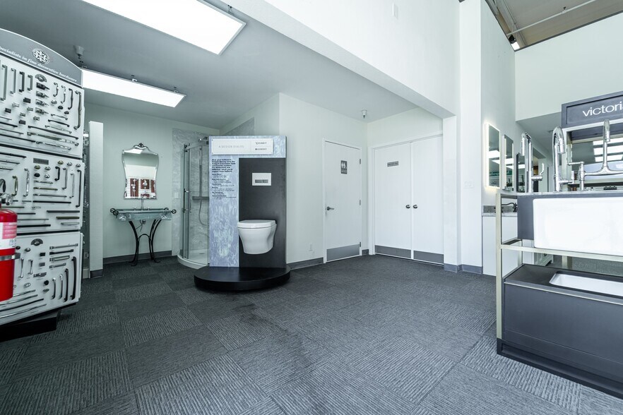 More Photos Of 1435 Huntington Ave, South San Francisco Showroom For Sale