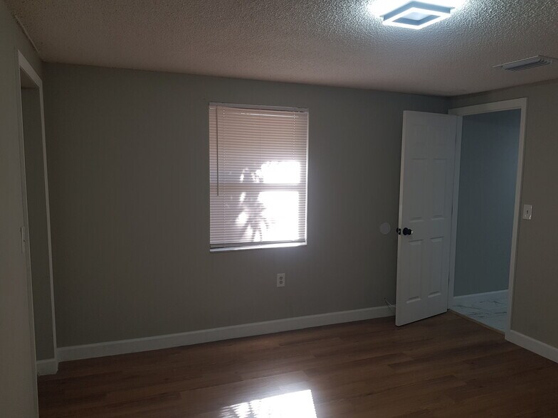 More Photos Of 311 58th Ave E, Bradenton Apartments For Sale