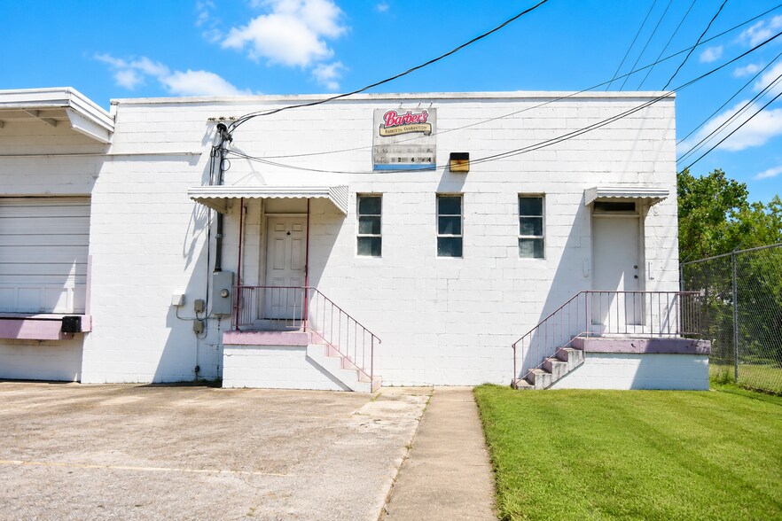 More Photos Of 19 Greenbrier Dear Rd, Anniston Distribution For Sale