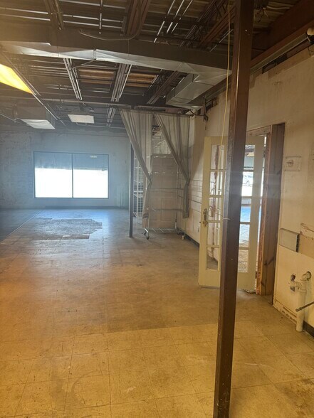 More Photos Of 5901 W Vliet St, Milwaukee Storefront Retail Residential For Lease