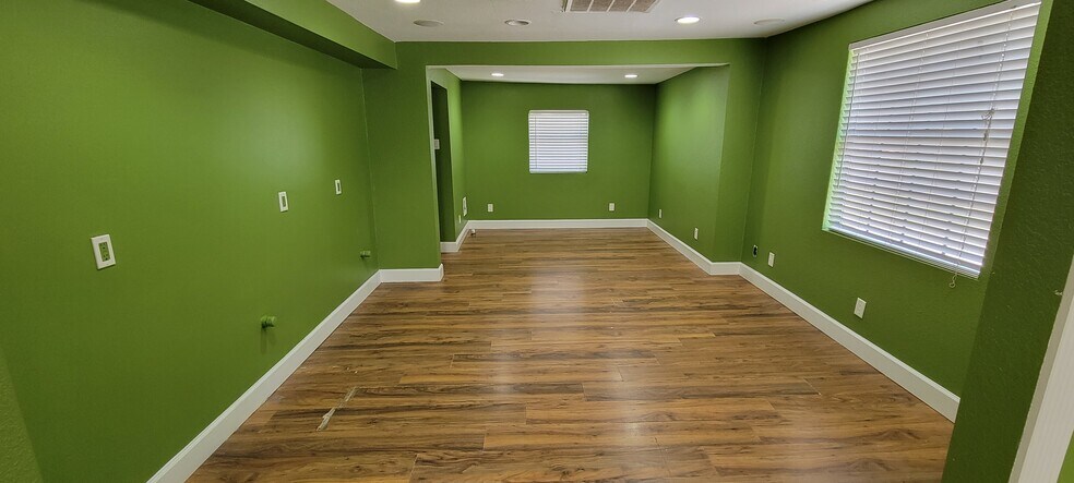 More Photos Of 1901 W Sligh Ave, Tampa Office For Sale