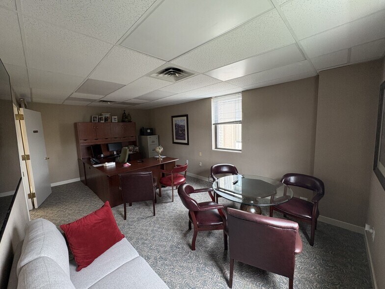More Photos Of 673 Morris Ave, Springfield Office For Lease