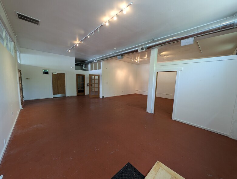 More Photos Of 8836 N Lombard St, Portland Storefront For Lease