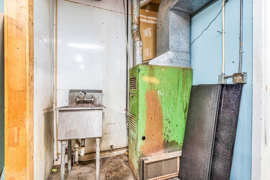 More Photos Of 1630 E Main St, Canon City General Retail For Sale