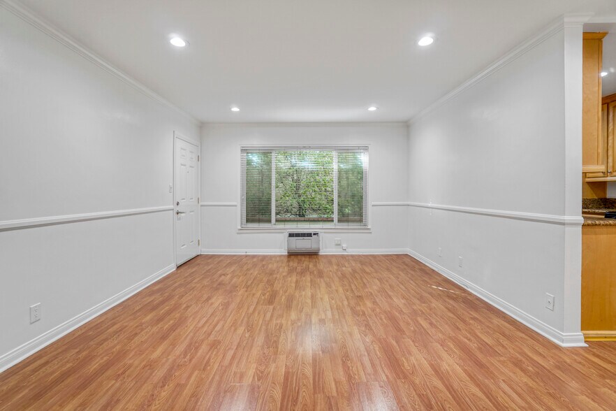 More Photos Of 525 N Sweetzer Ave, Los Angeles Apartments For Sale