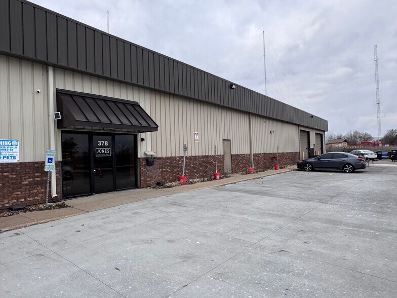 Primary Photo Of 378 Sundown Rd, South Elgin Warehouse For Lease