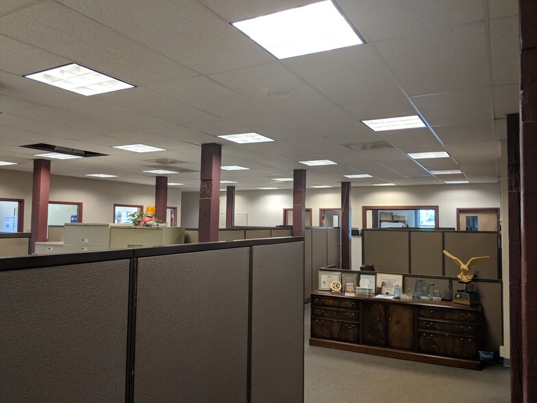 More Photos Of 630 7th Ave, Troy Warehouse For Sale