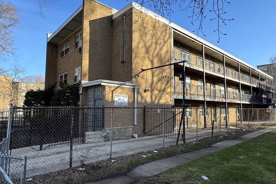 More Photos Of 7635 S Coles Ave, Chicago Apartments For Sale