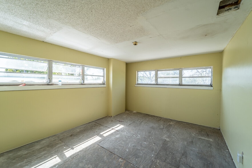 More Photos Of 1412 N Magnolia Ave, Ocala Restaurant For Sale