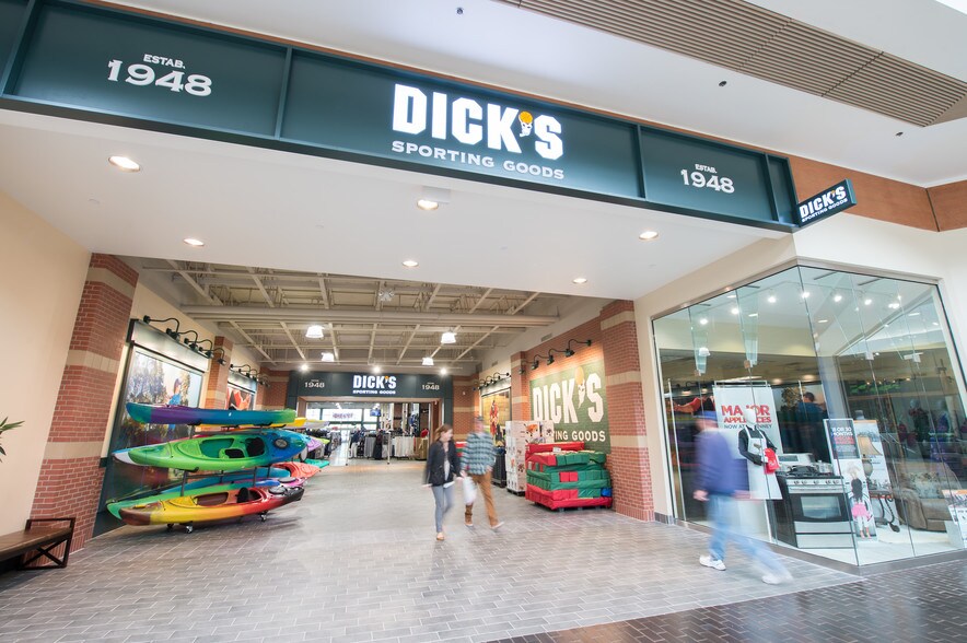 More Photos Of 10315 Silverdale Way NW, Silverdale Department Store For Sale