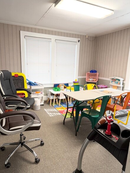 More Photos Of 403 S Logan St, Gaffney Office For Sale