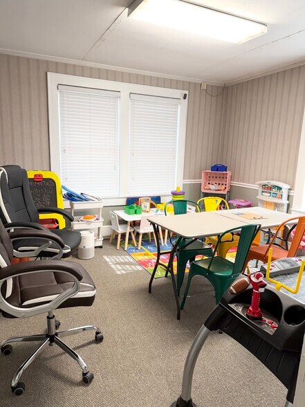 More Photos Of 403 S Logan St, Gaffney Office For Sale