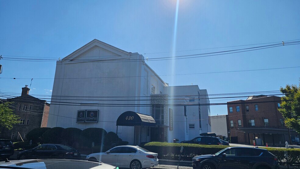 More Photos Of 430 Franklin St, Bloomfield Religious Facility For Sale