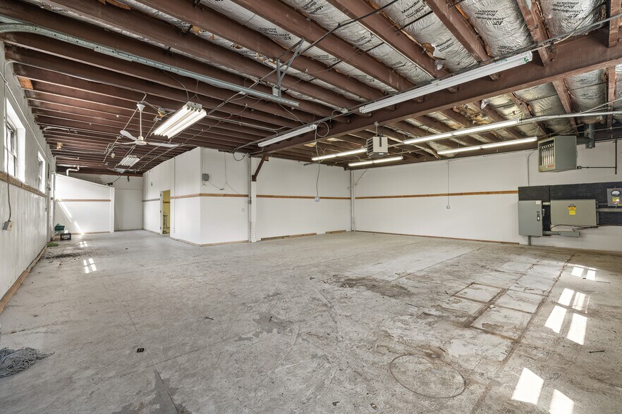 More Photos Of 47 Maple Ave, Flemington Light Manufacturing For Lease