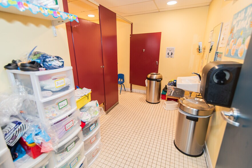 More Photos Of 1616 Orthodox St, Philadelphia Schools For Sale