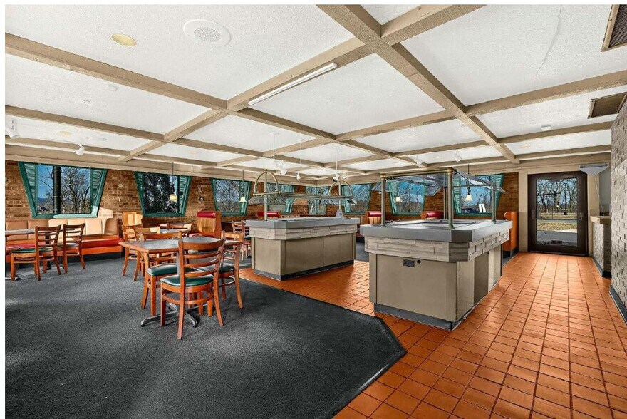 More Photos Of 2212 Rose St, La Crosse Restaurant For Sale