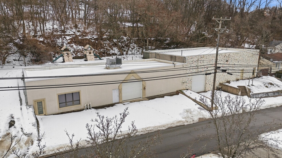 More Photos Of 2750 Banksville Rd, Pittsburgh Warehouse For Sale