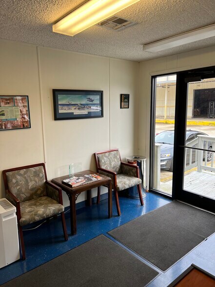 More Photos Of 735 N Fairfield Dr, Pensacola Industrial For Sale