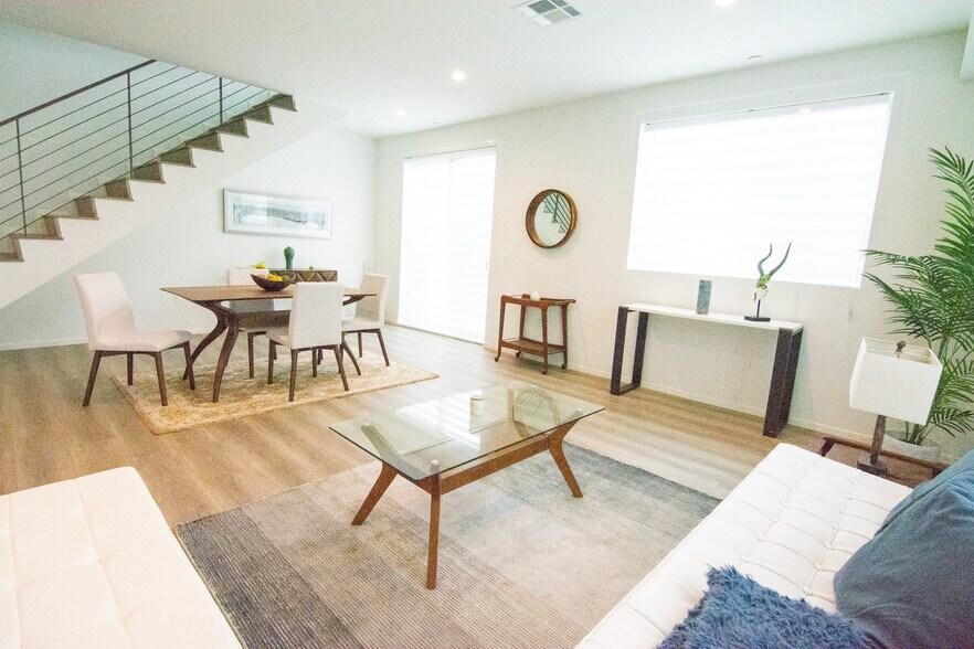 More Photos Of 2006 S Corning St, Los Angeles Apartments For Sale