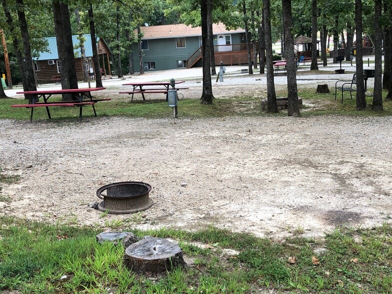 More Photos Of 4171 E US Highway 54, Linn Creek Trailer Camper Park For Sale