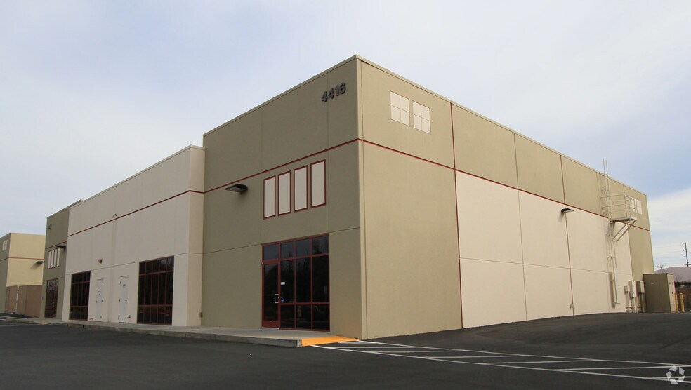 Primary Photo Of 4416 Yankee Hill Rd, Rocklin Warehouse For Lease