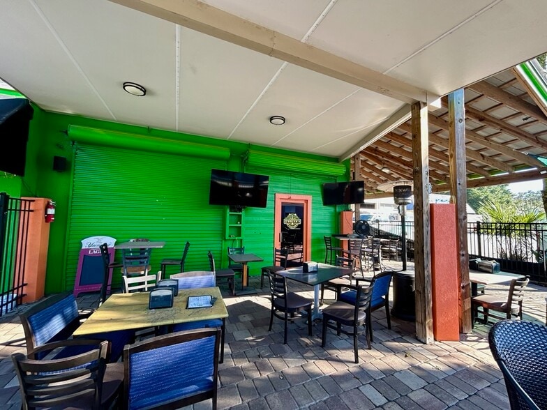 More Photos Of 320 S 8th St, Fernandina Beach Freestanding For Lease