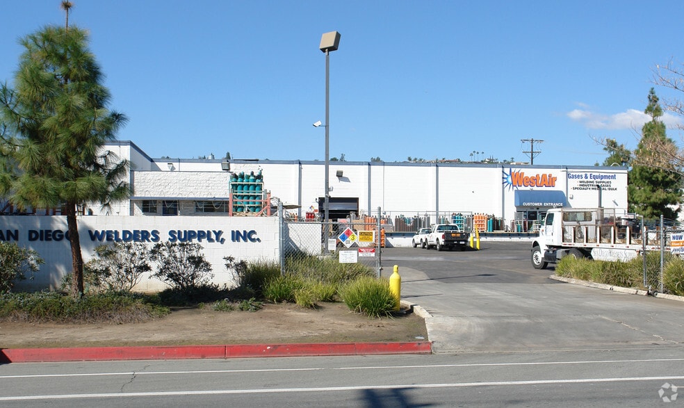 Primary Photo Of 1180 Marshall Ave, El Cajon Service For Lease