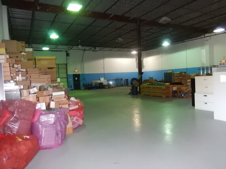 More Photos Of 80 Grace Dr, Hurricane Warehouse For Lease
