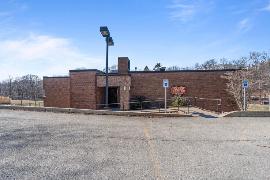 More Photos Of 2640 Pitcairn Rd, Monroeville Medical For Sale