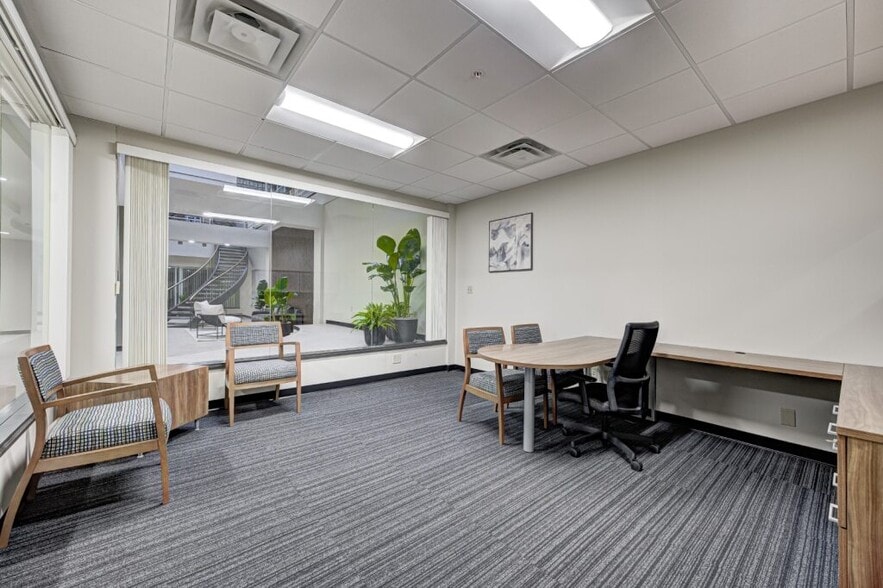 More Photos Of 429 N Pennsylvania St, Indianapolis Office For Lease