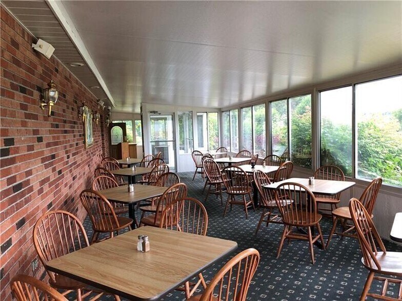 More Photos Of 301 Constitution St, Perryopolis Restaurant For Sale