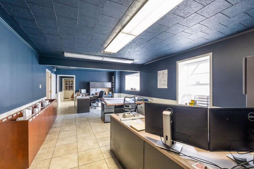 More Photos Of 101 Menard Rd, Houma Light Manufacturing For Lease