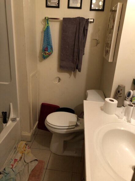 More Photos Of 923 Market St, Marcus Hook Apartments For Sale