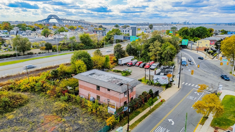 More Photos Of 256 Kennedy Blvd, Bayonne Industrial For Lease