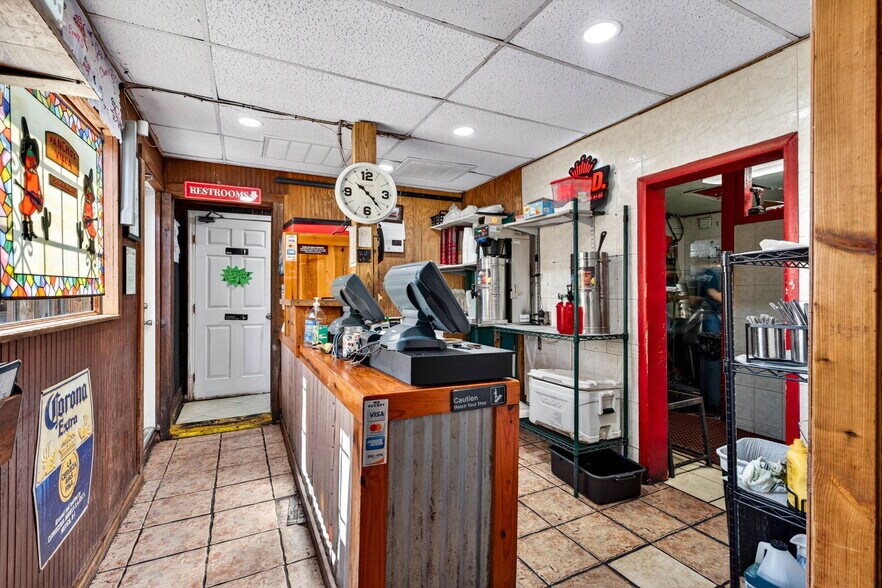 More Photos Of 32750 Pennsylvania Ave, San Antonio General Retail For Sale